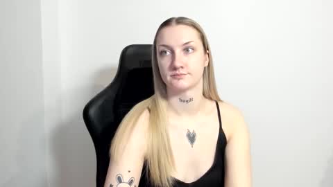 Snapshot of alexafragile chatting on March 2026 05:04:01 PM Alexa online show from March 2026 05:04:01 PM