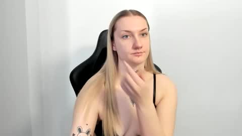 Snapshot of alexafragile chatting on March 2026 01:50:02 PM Alexa online show from March 2026 01:50:02 PM