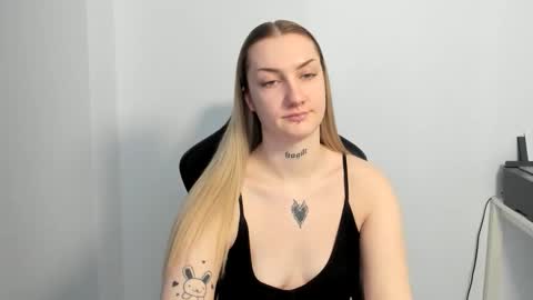 Snapshot of alexafragile chatting on March 2026 02:35:02 PM Alexa online show from March 2026 02:35:02 PM