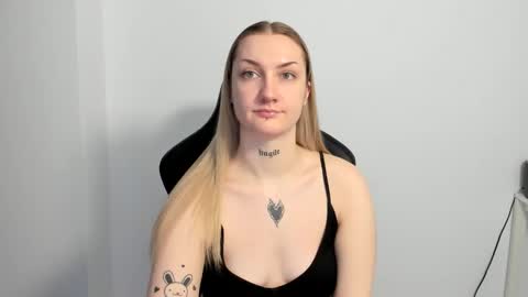 Snapshot of alexafragile chatting on March 2026 03:06:01 PM Alexa online show from March 2026 03:06:01 PM