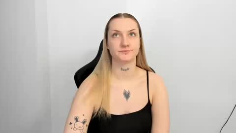 Snapshot of alexafragile chatting on March 2026 01:39:02 PM Alexa online show from March 2026 01:39:02 PM