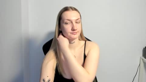 Snapshot of alexafragile chatting on March 2026 04:32:02 PM Alexa online show from March 2026 04:32:02 PM