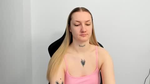 Snapshot of alexafragile chatting on March 2026 11:59:02 AM Alexa online show from March 2026 11:59:02 AM