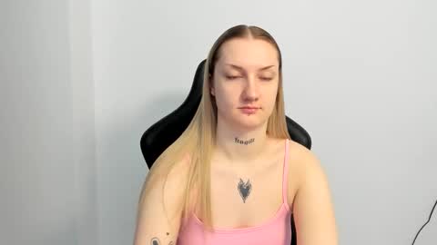 Snapshot of alexafragile chatting on March 2026 10:15:02 AM Alexa online show from March 2026 10:15:02 AM