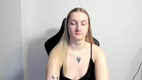 Snapshot of alexafragile chatting on March 2026 04:18:02 PM Alexa online show from March 2026 04:18:02 PM