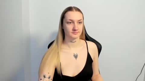 Snapshot of alexafragile chatting on March 2026 12:17:02 PM Alexa online show from March 2026 12:17:02 PM