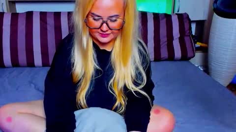 AlexaLaVibes online show from October 2025 07:37:02 AM