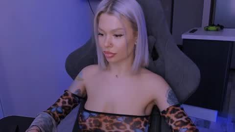 Snapshot of alexamason chatting on February 2025 06:10:02 AM Alexa Mason online show from February 2025 06:10:02 AM