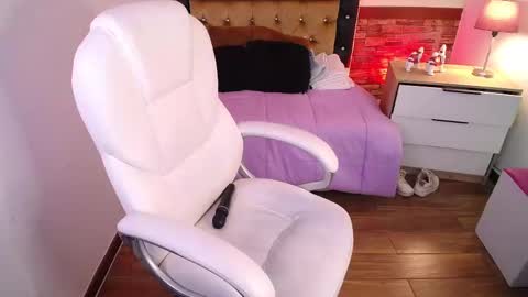 Alexa Moon online show from February 2025 04:12:02 PM