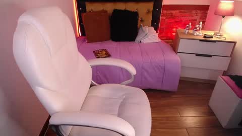 Alexa Moon online show from February 2025 01:38:02 PM