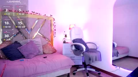 Alexa Moon online show from October 2025 05:56:02 PM