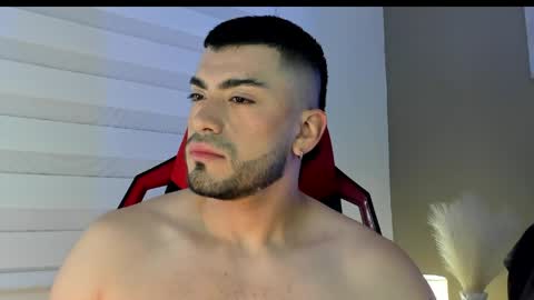 Snapshot of alexander_diiaz chatting on April 2026 11:35:01 AM Alexander Diaz online show from April 2026 11:35:01 AM
