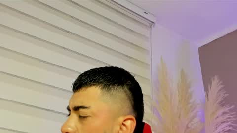 Snapshot of alexander_diiaz chatting on May 2026 12:02:01 PM Alexander Diaz online show from May 2026 12:02:01 PM