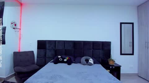 Onlyfansalexmartinezwb  Instagram alexwbmartinez  Twitter martinezcb937 online show from November 2025 01:52:02 AM