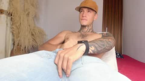 Snapshot of alexander_xj6 chatting on July 2026 12:15:02 AM Alexander online show from July 2026 12:15:02 AM