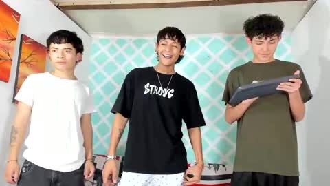 chicos hot online show from December 2024 08:18:01 PM