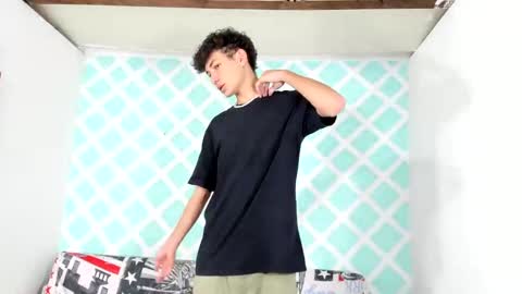 chicos hot online show from December 2024 07:10:01 PM