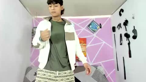 chicos hot online show from January 2025 07:08:01 PM