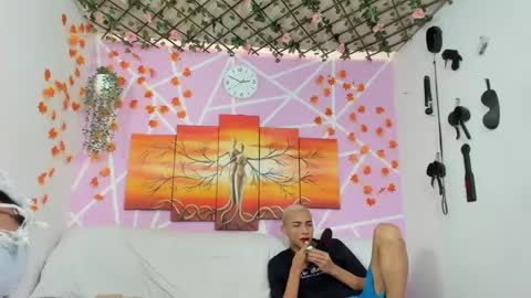 chicos hot online show from March 2025 07:50:02 PM