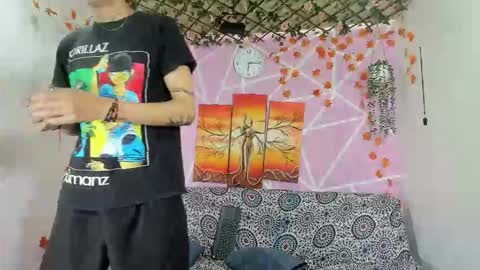 chicos hot online show from December 2025 04:33:01 PM