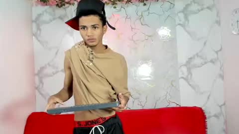 chicos hot online show from June 2026 07:25:02 PM