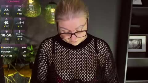 Alexandra online show from March 2025 11:49:02 PM