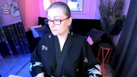 Alexandra online show from April 2026 08:42:02 PM
