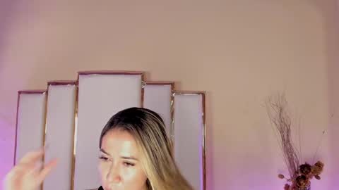 alexandraa_gomez online show from September 2025 08:10:02 PM