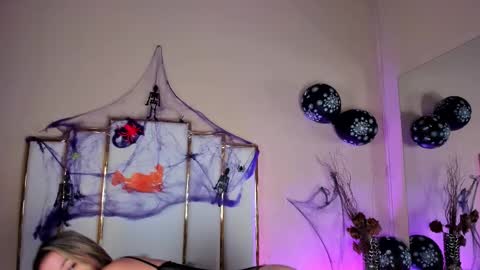 alexandraa_gomez online show from October 2025 08:20:01 PM