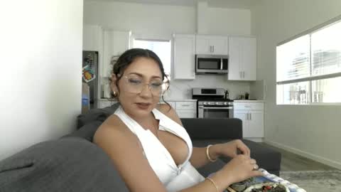 AlexandraRose0777 online show from April 2026 11:32:02 PM