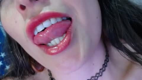 alexandrasaen online show from June 2026 10:43:02 PM