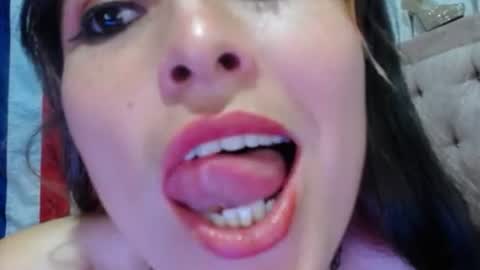 alexandrasaen online show from June 2026 11:35:02 PM