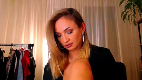 alexandrawooow online show from May 2026 04:55:02 PM