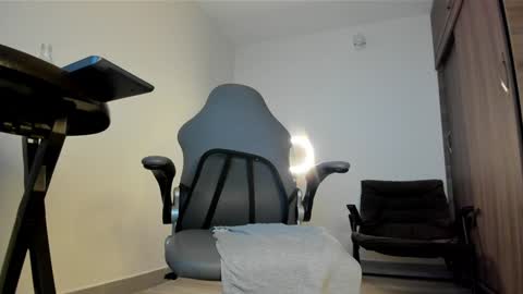 Snapshot of alexandro_king chatting on December 2024 01:15:02 AM ALEX online show from December 2024 01:15:02 AM