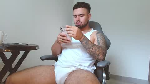 Snapshot of alexandro_king chatting on January 2025 01:36:02 PM ALEX online show from January 2025 01:36:02 PM