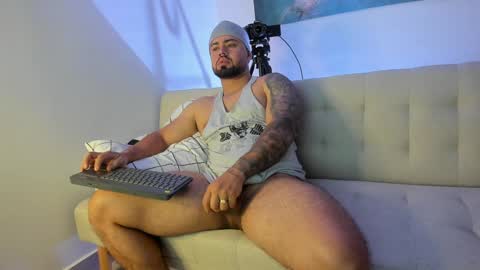 Snapshot of alexandro_king chatting on January 2025 01:18:02 AM ALEX online show from January 2025 01:18:02 AM