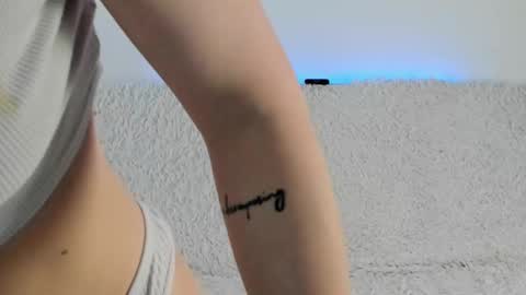 Snapshot of alexarti chatting on December 2025 05:23:01 AM Alex online show from December 2025 05:23:01 AM