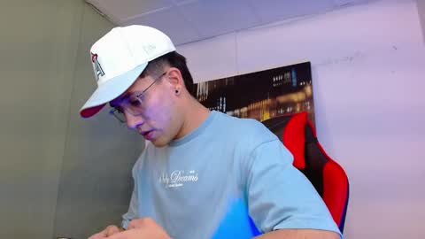 alexgiraldo__ online show from May 2026 02:07:02 AM