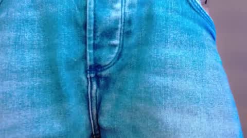alexgiraldo__ online show from May 2026 10:18:01 PM