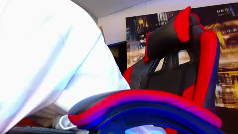 alexgiraldo__ online show from June 2026 12:07:02 PM