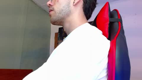 alexgiraldo__ online show from June 2026 02:33:01 PM