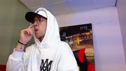 alexgiraldo__ online show from June 2026 12:50:02 PM