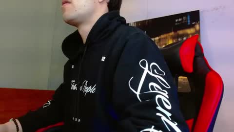 alexgiraldo__ online show from June 2026 12:40:01 PM