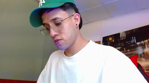 alexgiraldo__ online show from June 2026 01:09:01 AM