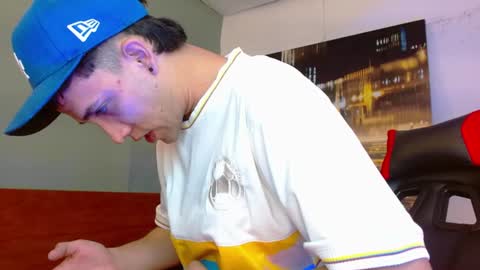 alexgiraldo__ online show from July 2026 12:22:02 PM