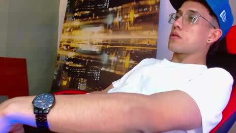alexgiraldo__ online show from July 2026 04:19:01 AM