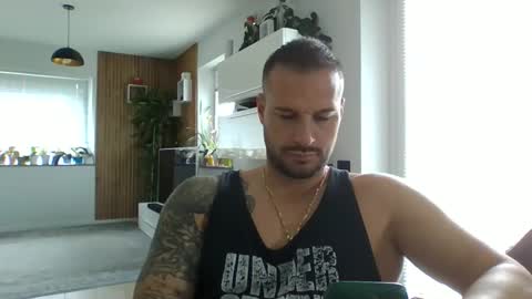 Snapshot of alexgrandi2024 chatting on October 2025 12:42:02 PM rey ale84 online show from October 2025 12:42:02 PM