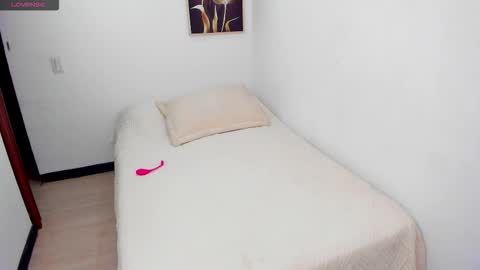 Snapshot of alexia_dussan chatting on October 2025 11:01:02 PM alexia_dussan online show from October 2025 11:01:02 PM