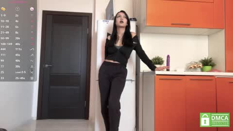 Emila online show from May 2026 08:20:01 AM