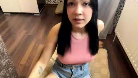 Emila online show from May 2026 09:06:01 AM